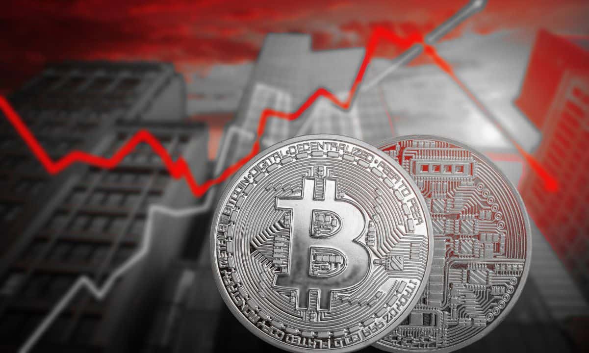 Bitcoin Suffers $1B Bloodbath — But XRP and SOL’s Surprising Surge Defies All Odds!