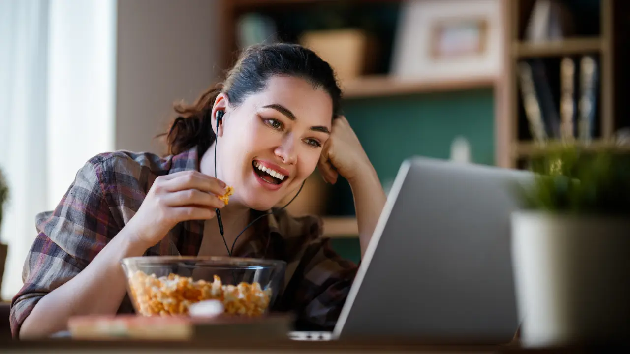 Unlock the Secret: How Watching Movies Could Earn You $5,000 a Month!